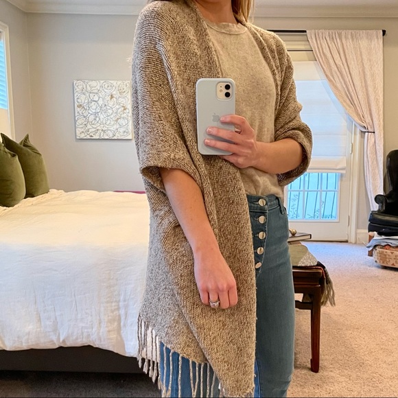 Joie Tassel Shawl Vest - Picture 3 of 3